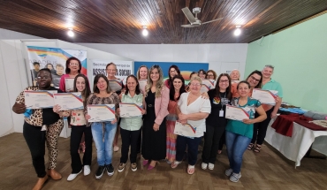 Primeira turma do Curso de Corte e Costura forma 20 mulheres no município de Urussanga